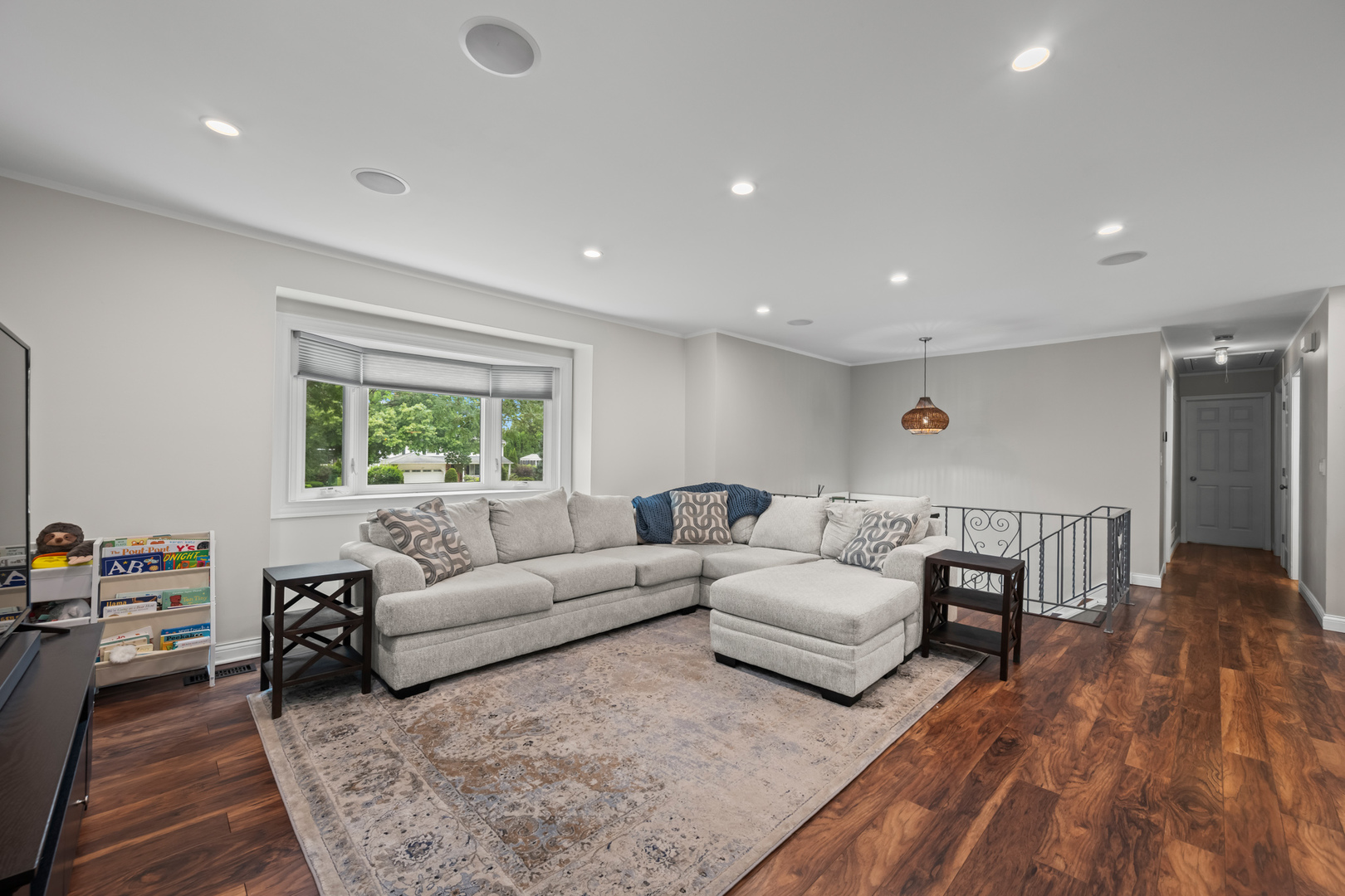157 W Garden Court