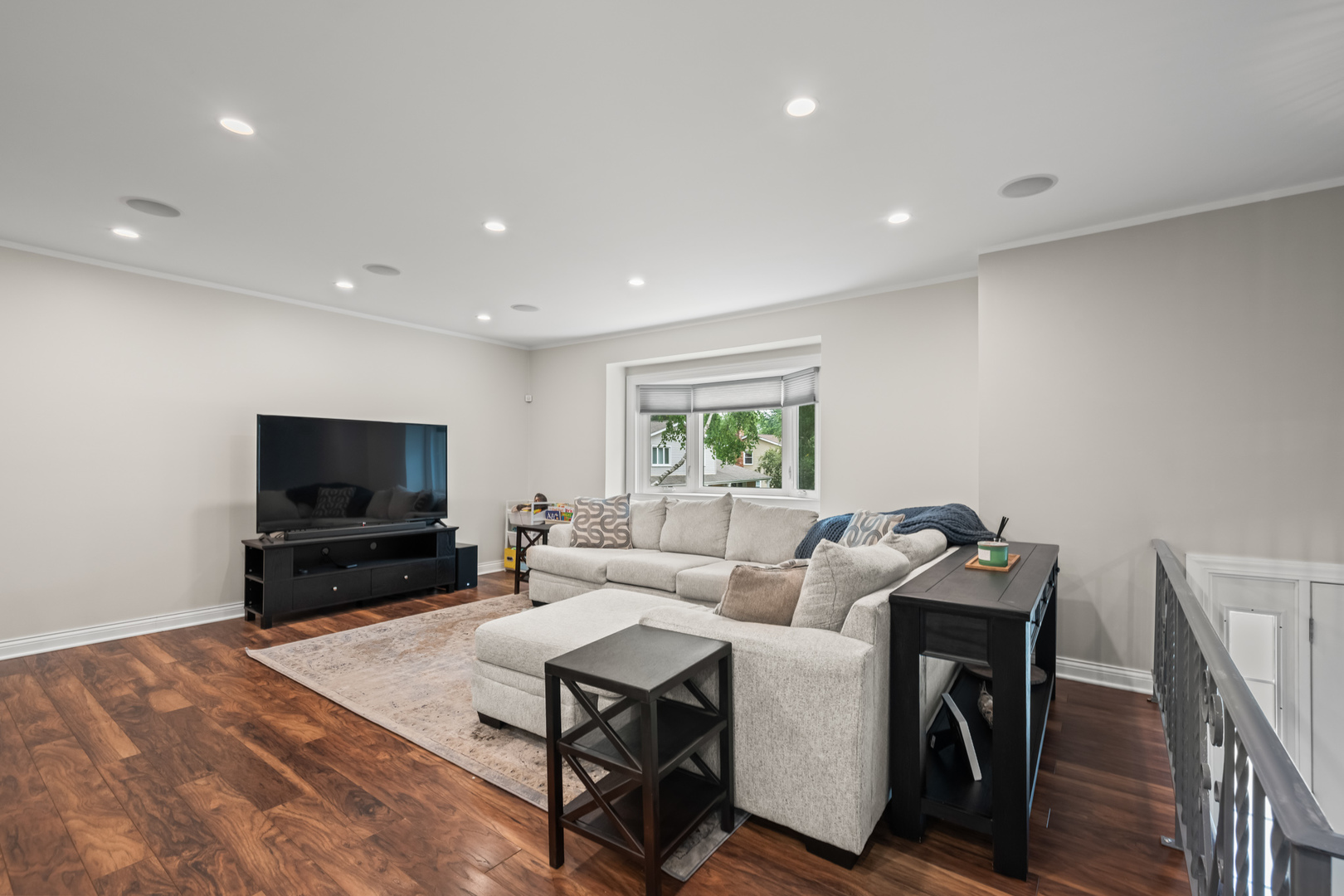157 W Garden Court