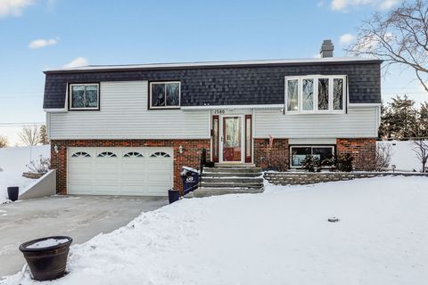 1580 College Lane S Wheaton IL 60189