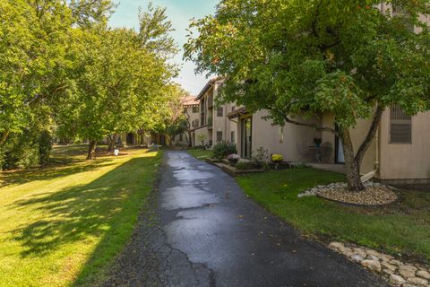 Tiny photo for 21W581 North Avenue #71, Lombard, IL 60148 (MLS # 12479624)