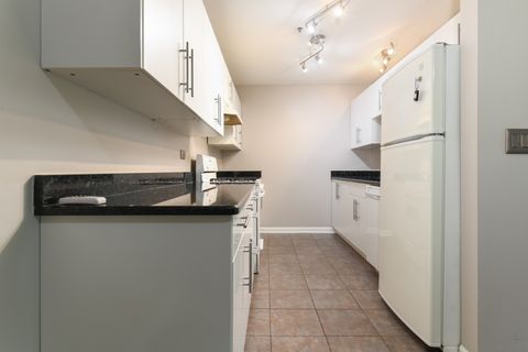 Tiny photo for 21W581 North Avenue #71, Lombard, IL 60148 (MLS # 12479624)