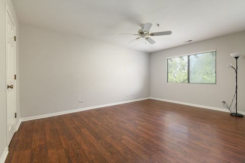 Tiny photo for 21W581 North Avenue #71, Lombard, IL 60148 (MLS # 12479624)