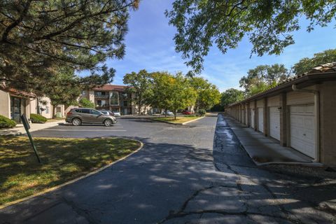Tiny photo for 21W581 North Avenue #71, Lombard, IL 60148 (MLS # 12479624)