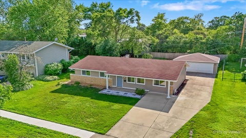 Tiny photo for 1420 Cooper Road, Hoffman Estates, IL 60169 (MLS # 12705329)