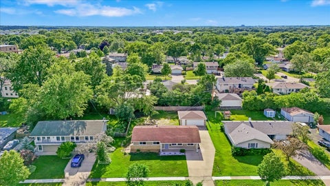 Tiny photo for 1420 Cooper Road, Hoffman Estates, IL 60169 (MLS # 12705329)