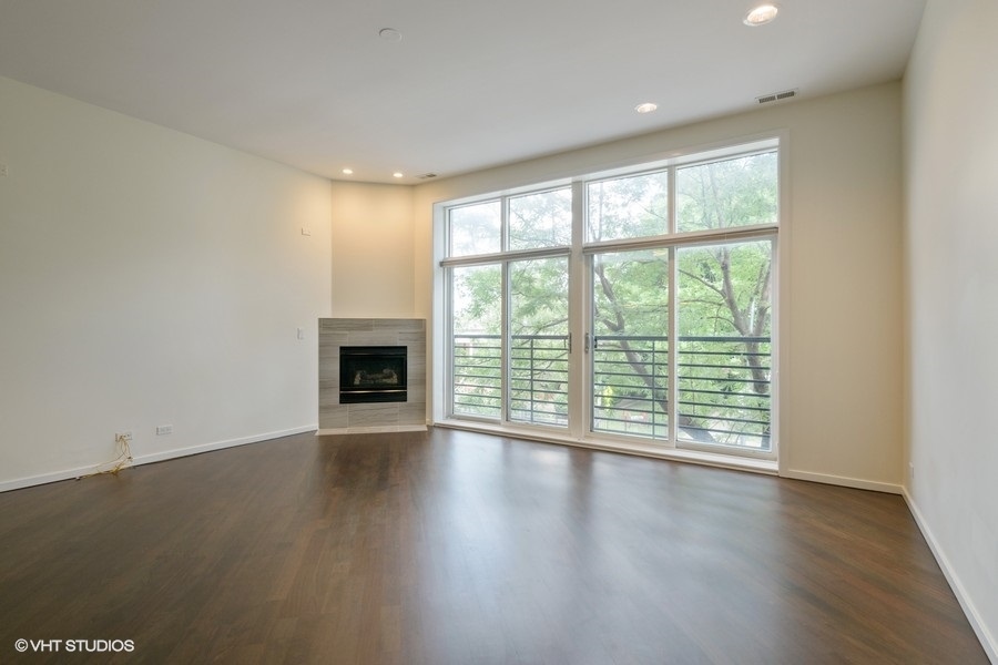 1872 N Damen Avenue 2N