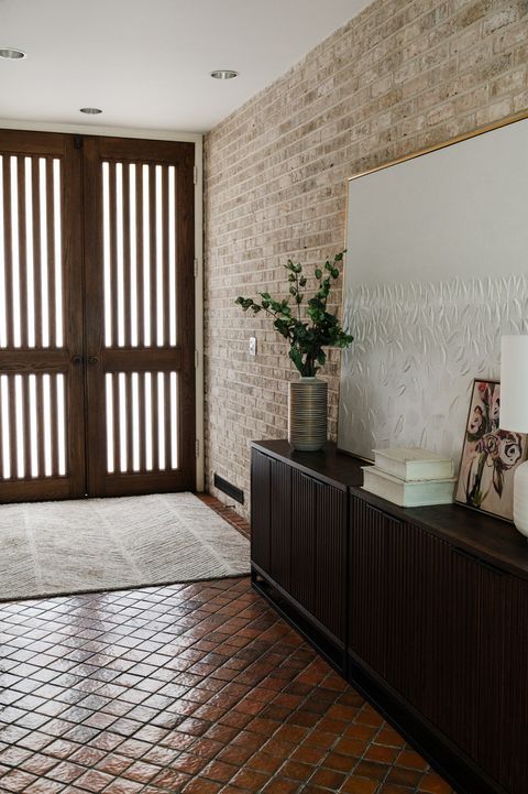 Tiny photo for 240 Shore Acres Circle, Lake Bluff, IL 60044 (MLS # 12580322)