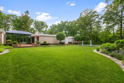 Tiny photo for 240 Shore Acres Circle, Lake Bluff, IL 60044 (MLS # 12580322)