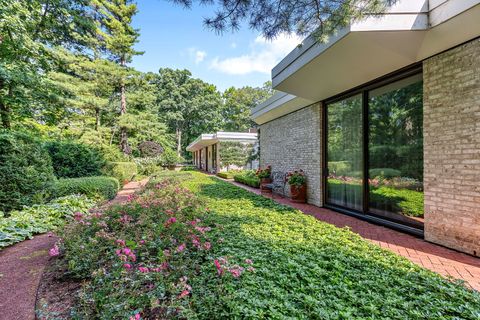 Tiny photo for 240 Shore Acres Circle, Lake Bluff, IL 60044 (MLS # 12580322)