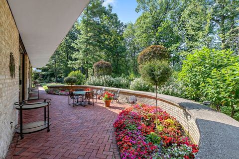 Tiny photo for 240 Shore Acres Circle, Lake Bluff, IL 60044 (MLS # 12580322)