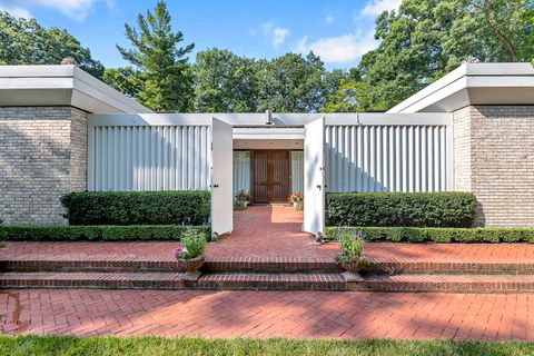 Tiny photo for 240 Shore Acres Circle, Lake Bluff, IL 60044 (MLS # 12580322)