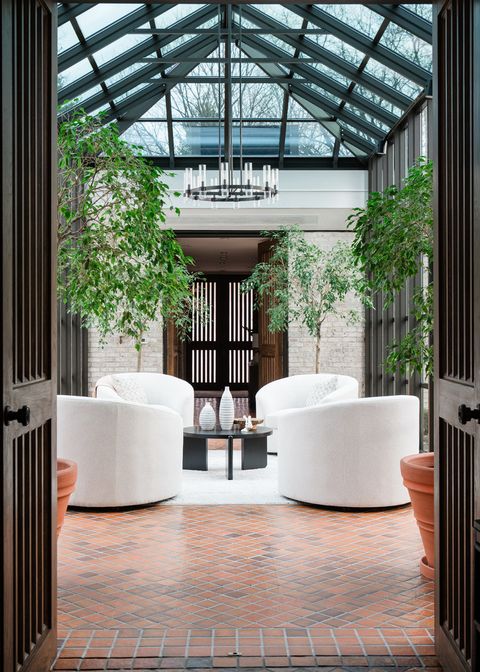 Tiny photo for 240 Shore Acres Circle, Lake Bluff, IL 60044 (MLS # 12580322)