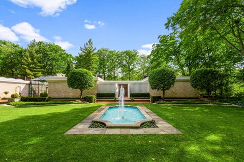 Tiny photo for 240 Shore Acres Circle, Lake Bluff, IL 60044 (MLS # 12580322)