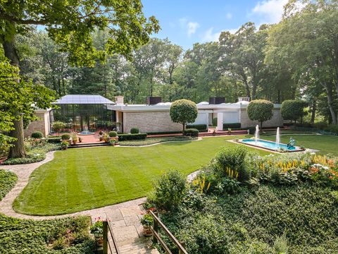 240 Shore Acres Circle Lake Bluff IL 60044