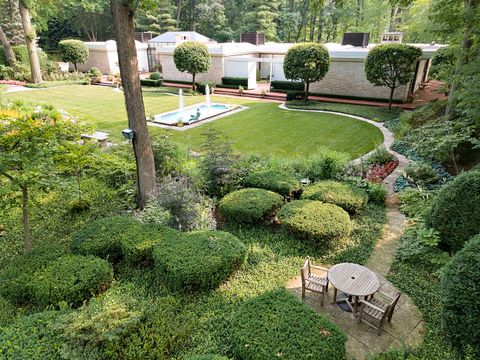 Tiny photo for 240 Shore Acres Circle, Lake Bluff, IL 60044 (MLS # 12580322)