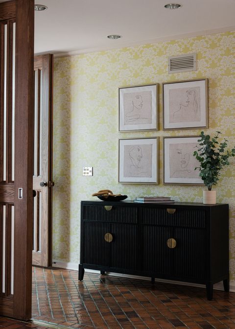 Tiny photo for 240 Shore Acres Circle, Lake Bluff, IL 60044 (MLS # 12580322)