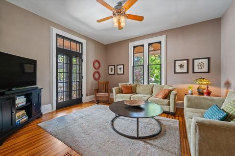 Tiny photo for 305 N Ridgeland Avenue, Oak Park, IL 60302 (MLS # 12596271)