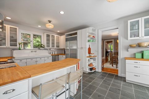 Tiny photo for 305 N Ridgeland Avenue, Oak Park, IL 60302 (MLS # 12596271)