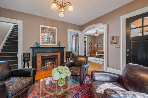 Tiny photo for 305 N Ridgeland Avenue, Oak Park, IL 60302 (MLS # 12596271)