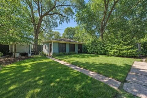 Tiny photo for 305 N Ridgeland Avenue, Oak Park, IL 60302 (MLS # 12596271)