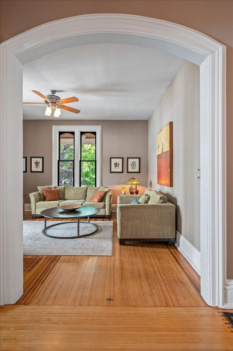 Tiny photo for 305 N Ridgeland Avenue, Oak Park, IL 60302 (MLS # 12596271)