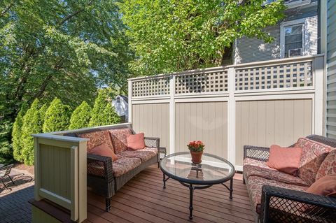 Tiny photo for 305 N Ridgeland Avenue, Oak Park, IL 60302 (MLS # 12596271)
