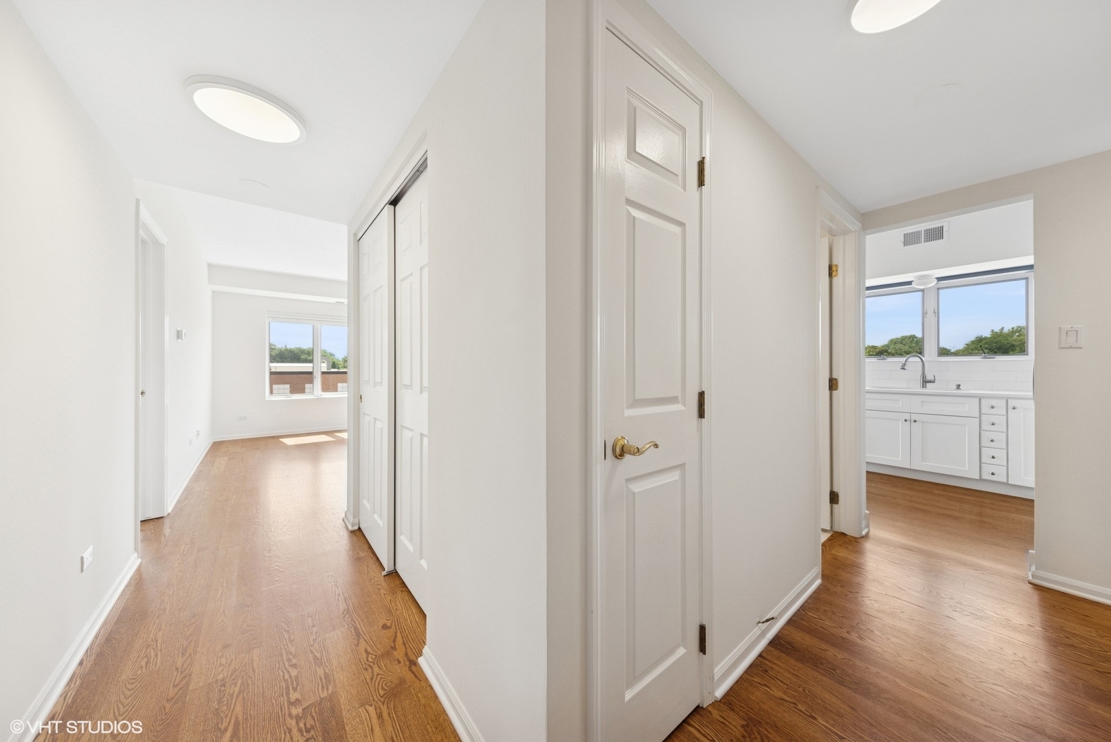 14 S Ashland Avenue 305