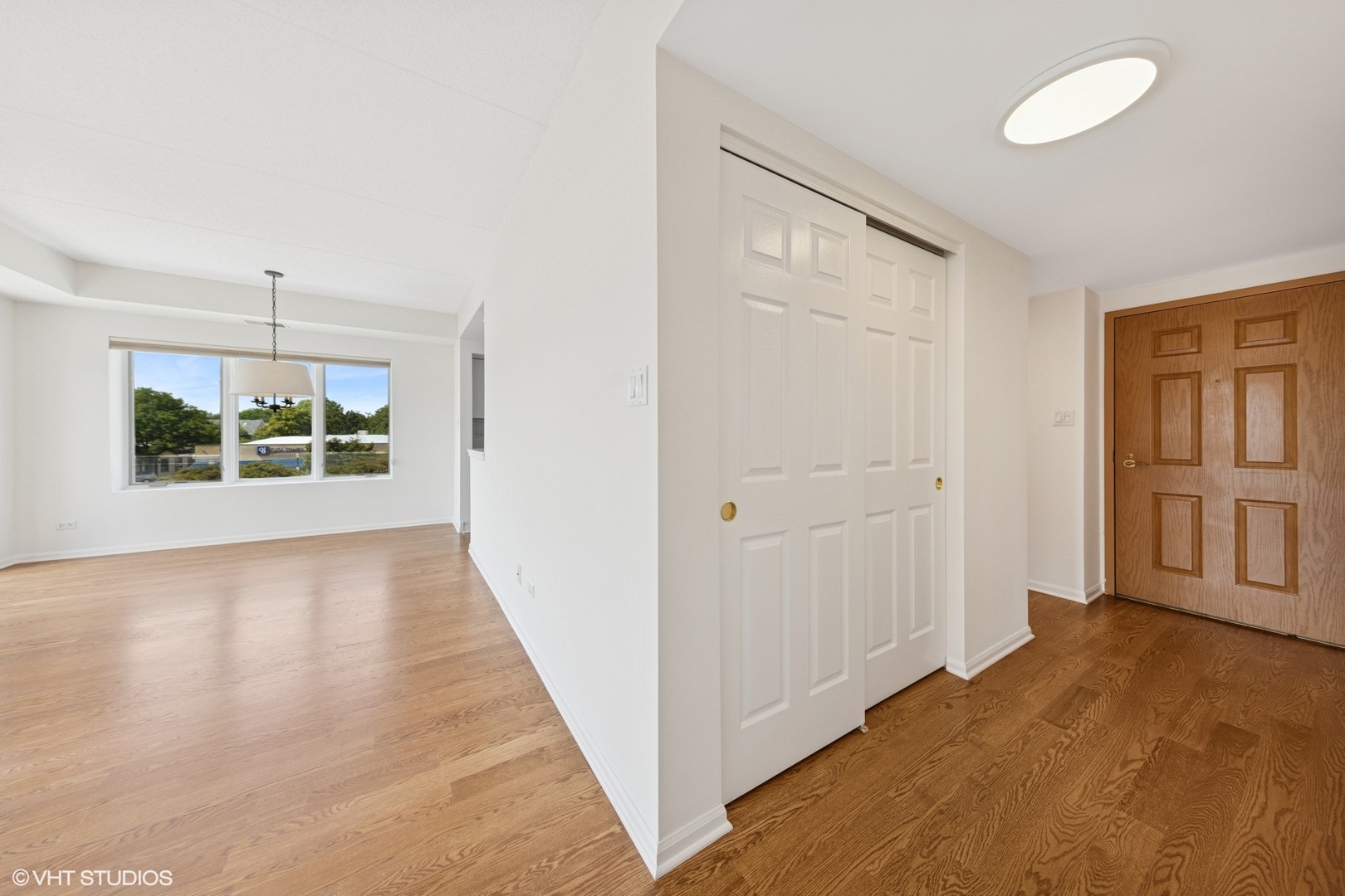 14 S Ashland Avenue 305