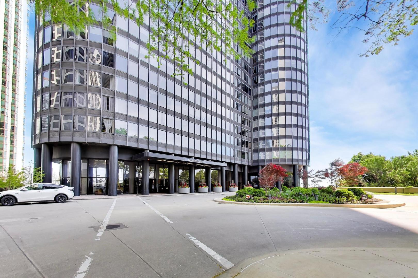 155 N HARBOR Drive 2007