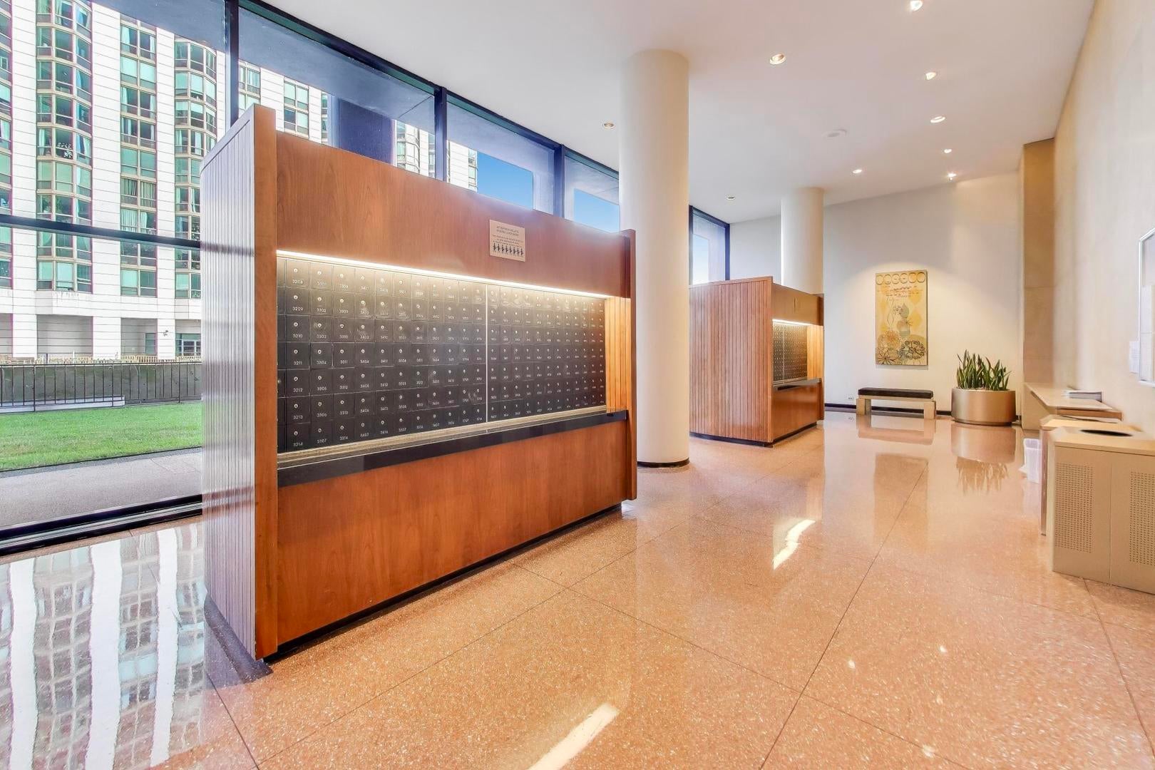 155 N HARBOR Drive 2007