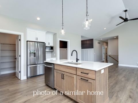 Tiny photo for 7001 Black Oak Drive, Bettendorf, IA 52722 (MLS # 12593098)