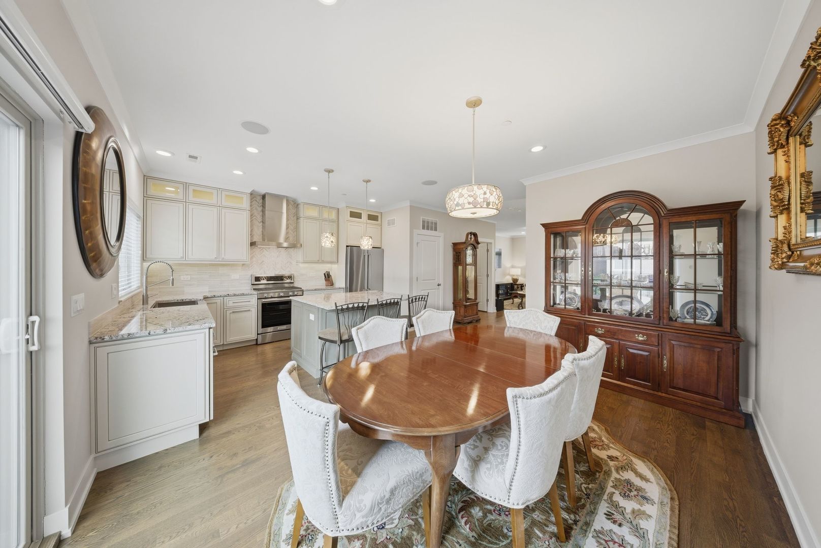 11 Forest Avenue 17