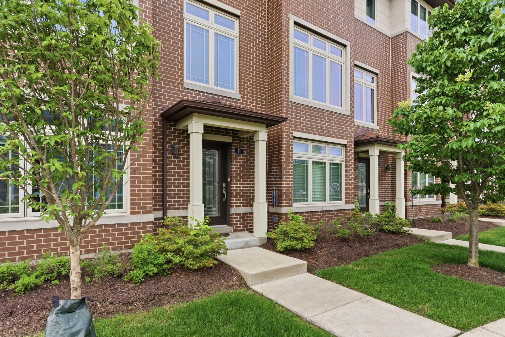 11 Forest Avenue 17