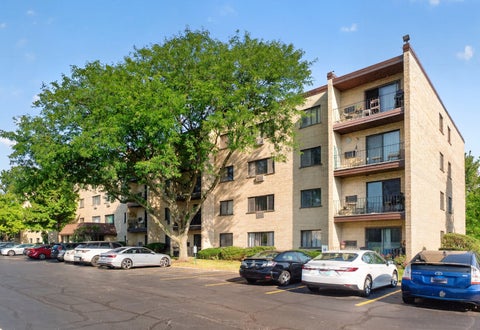 Tiny photo for 7211 Wolf Road #109A, Indian Head Park, IL 60525 (MLS # 12781536)