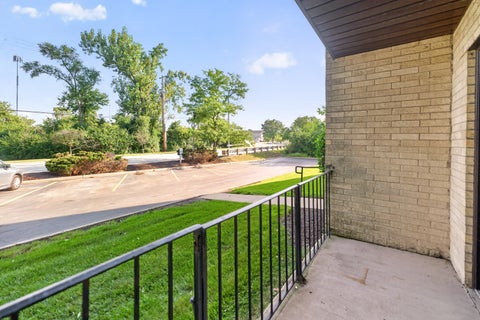 Tiny photo for 7211 Wolf Road #109A, Indian Head Park, IL 60525 (MLS # 12781536)