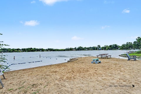 Tiny photo for 4 Mainsail Court, Third Lake, IL 60030 (MLS # 12756485)