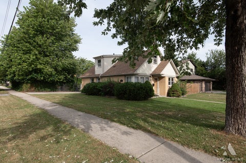Tiny photo for 5900 107th Street, Chicago Ridge, IL 60415 (MLS # 12754719)