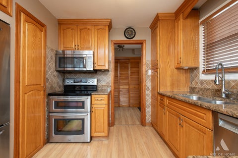 Tiny photo for 5900 107th Street, Chicago Ridge, IL 60415 (MLS # 12754719)