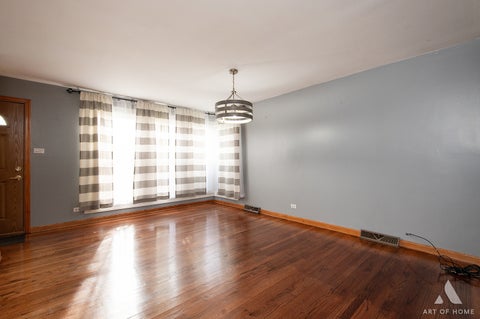 Tiny photo for 5900 107th Street, Chicago Ridge, IL 60415 (MLS # 12754719)