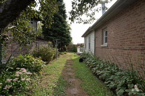Tiny photo for 5900 107th Street, Chicago Ridge, IL 60415 (MLS # 12754719)