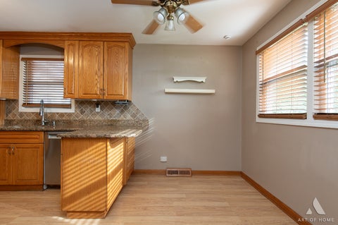 Tiny photo for 5900 107th Street, Chicago Ridge, IL 60415 (MLS # 12754719)