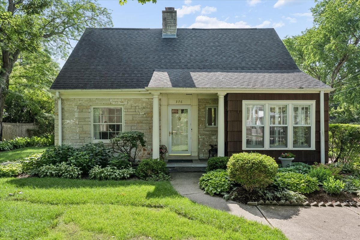 376 Rosewood Avenue