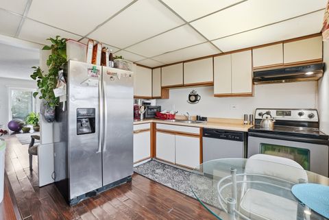 Tiny photo for 332 KLEIN CREEK Court #C, Carol Stream, IL 60188 (MLS # 12599579)