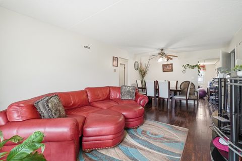 Tiny photo for 332 KLEIN CREEK Court #C, Carol Stream, IL 60188 (MLS # 12599579)