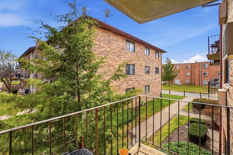 Tiny photo for 332 KLEIN CREEK Court #C, Carol Stream, IL 60188 (MLS # 12599579)