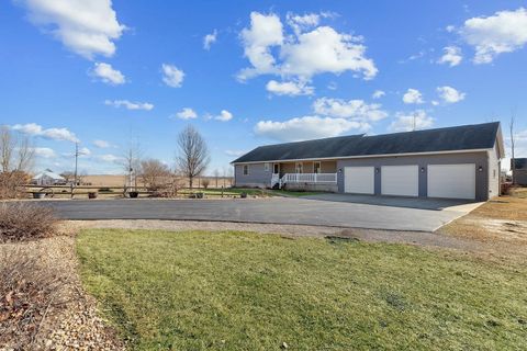 Tiny photo for 2849 262nd Street, Dewitt, IA 52742 (MLS # 100000559)