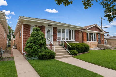 Tiny photo for 7539 W Strong Street, Harwood Heights, IL 60706 (MLS # 12732695)