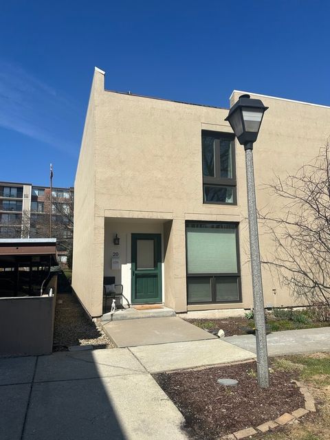 Tiny photo for 20 Oak Tree Court #20, Elmhurst, IL 60126 (MLS # 12596295)