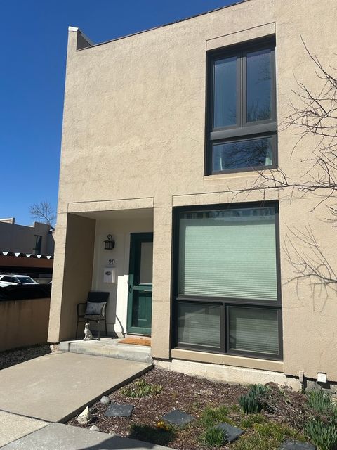 Photo of 20 Oak Tree Court #20, Elmhurst, IL 60126 (MLS # 12596295)