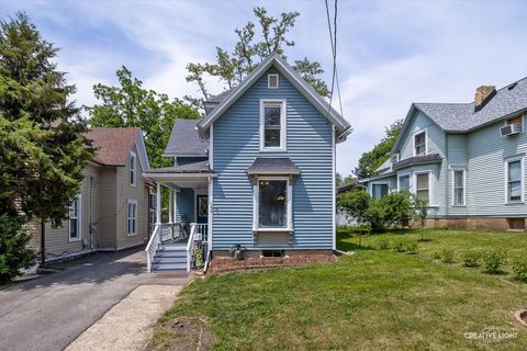 106 S Liberty Street Elgin IL 60120